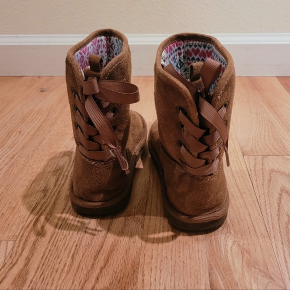 Carter's F-uggs - Picture 3 of 7